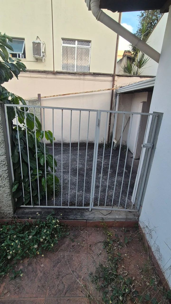 Grade completa e portão com grade