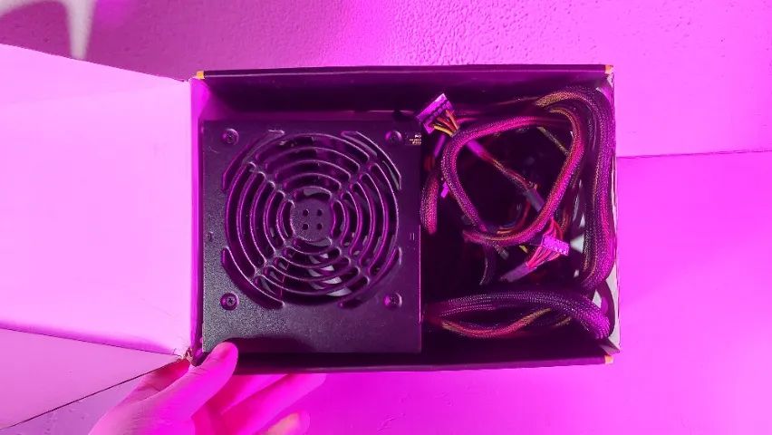 Fonte 600w corsair vs600 80 plus white - Foto 3