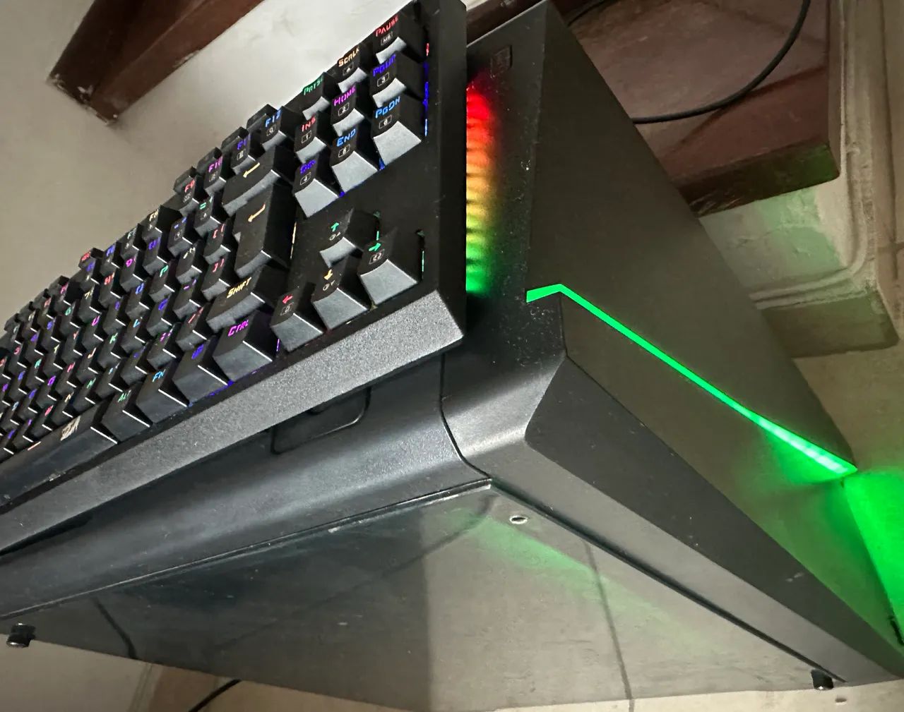 PC Gamer Ryzen 3 3200G + Teclado Mecânico BroadSword PRO | SSD | Excelente Estado - Foto 2