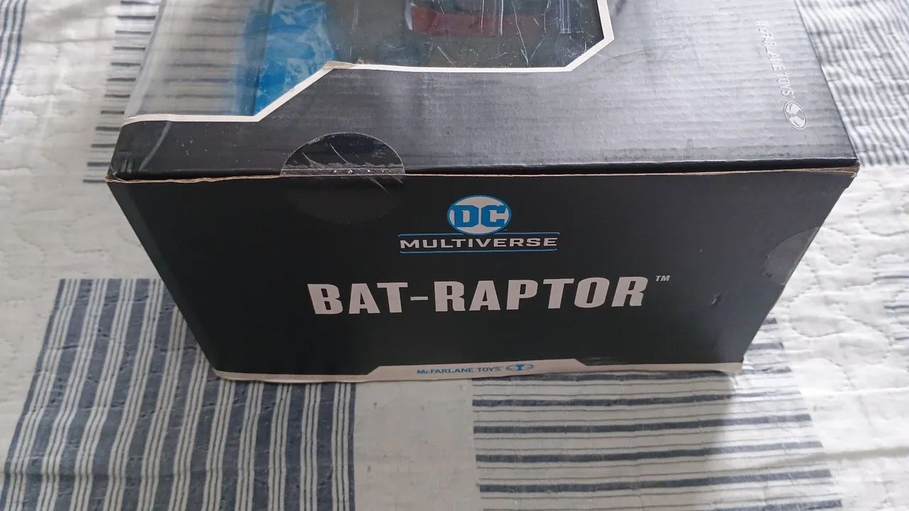 Veículo McFarlane toys DC multiverse Bat-raptor. - Foto 4