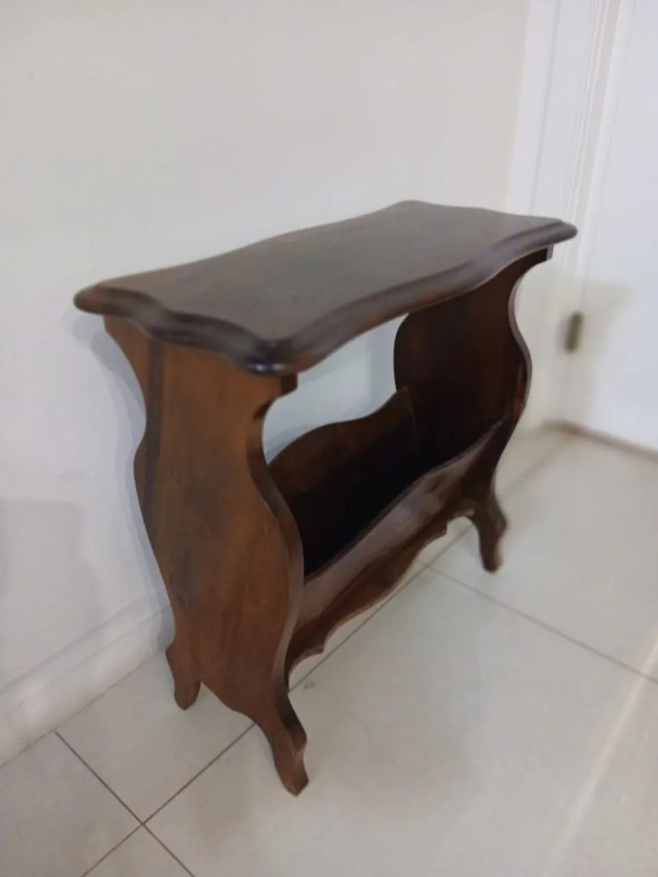 mesa de apoio e revisteiro antigo - Foto 2