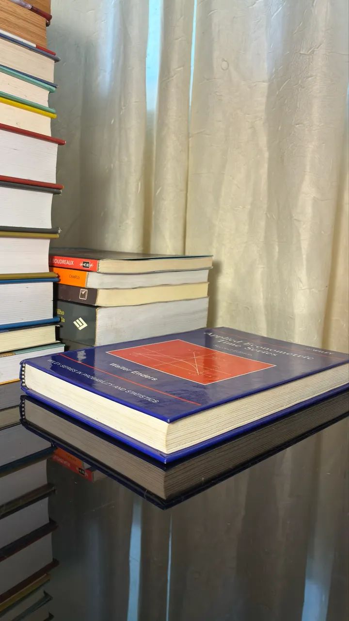 Applied Econometric Time Series Second Edition Walter Enders - Foto 3