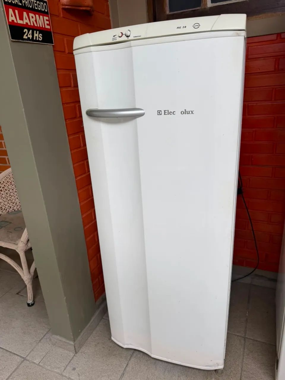 Geladeira Eletrolux 240L - funcionando