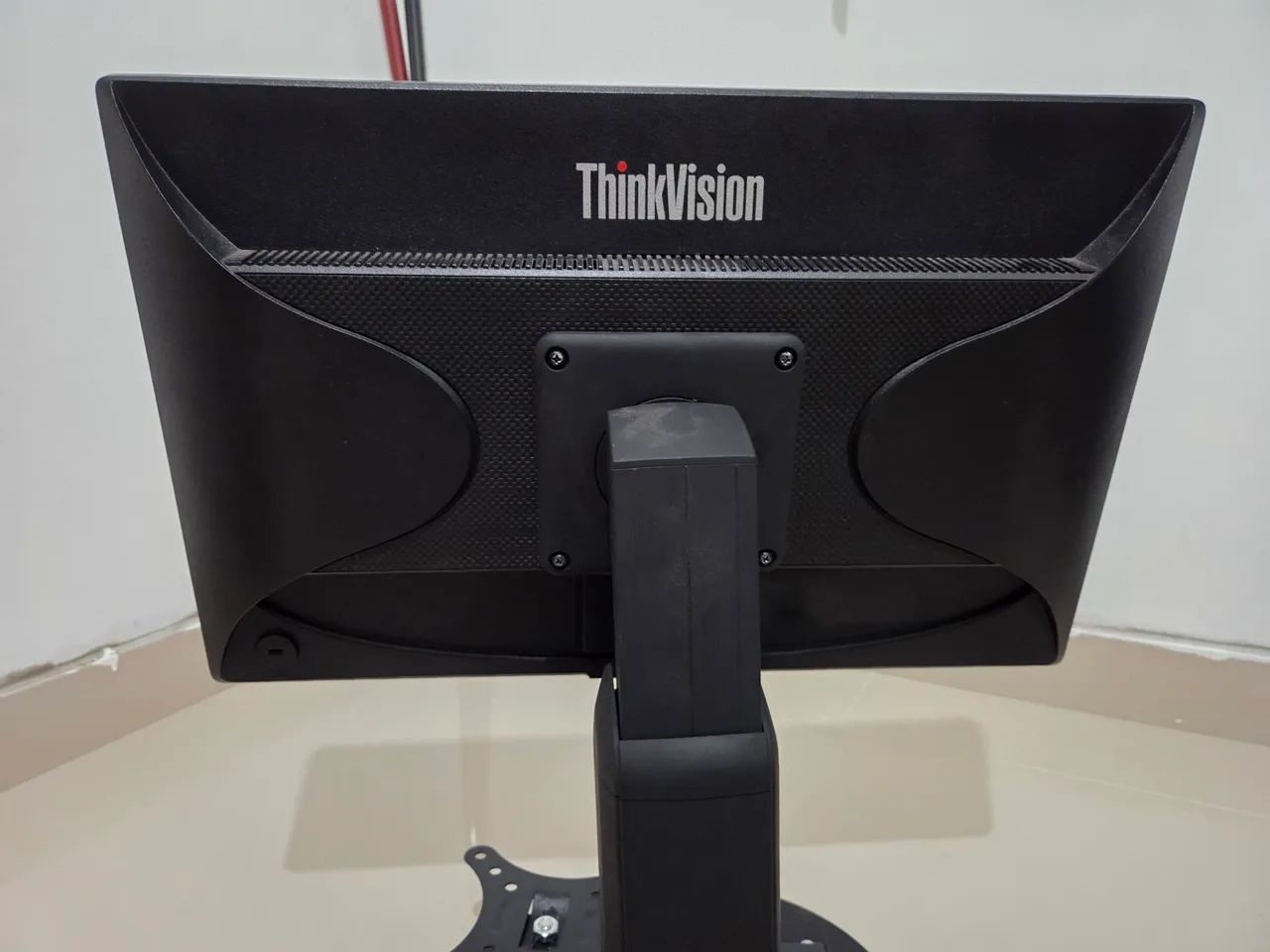 Monitor lenovo 20P novinho + brinde suporte - Foto 2