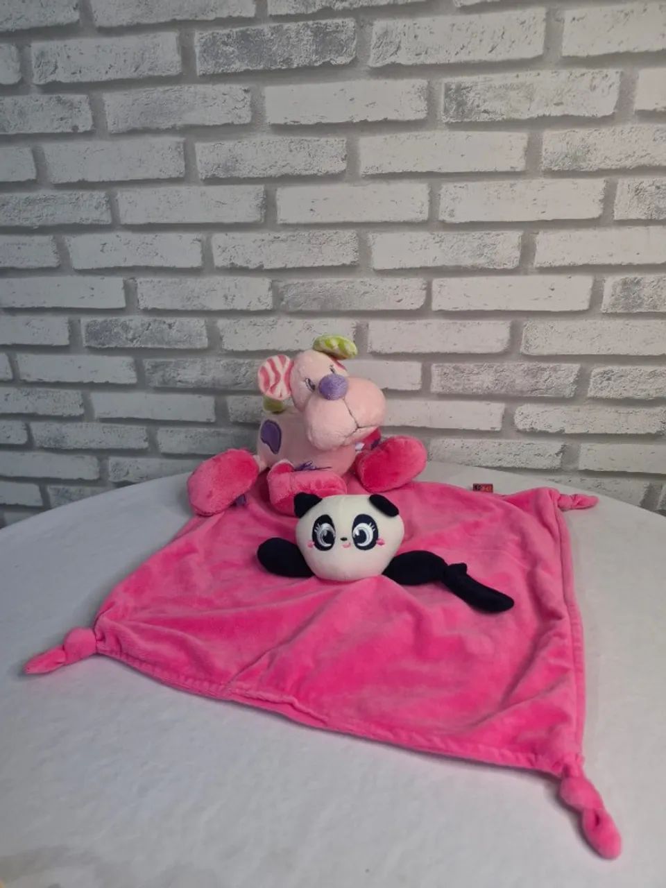Kit Pelúcias com Chocalho Panda Pucket e Cachorrinho Rosa - Foto 2
