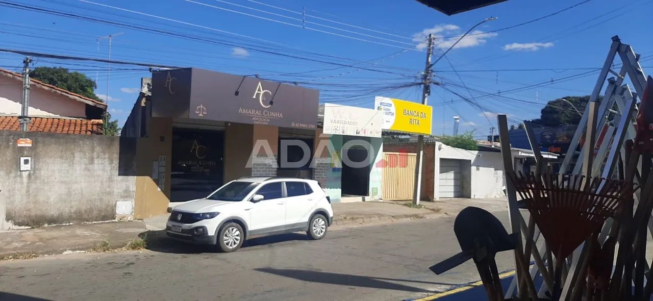 TERRENO COMERCIAL COM SALAS E CASA