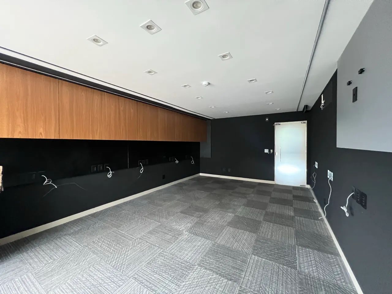 ALUGO Belíssima Sala Comercial no Manhatthan com 34m² no bairro do Tirol - Natal - RN. - Foto 5