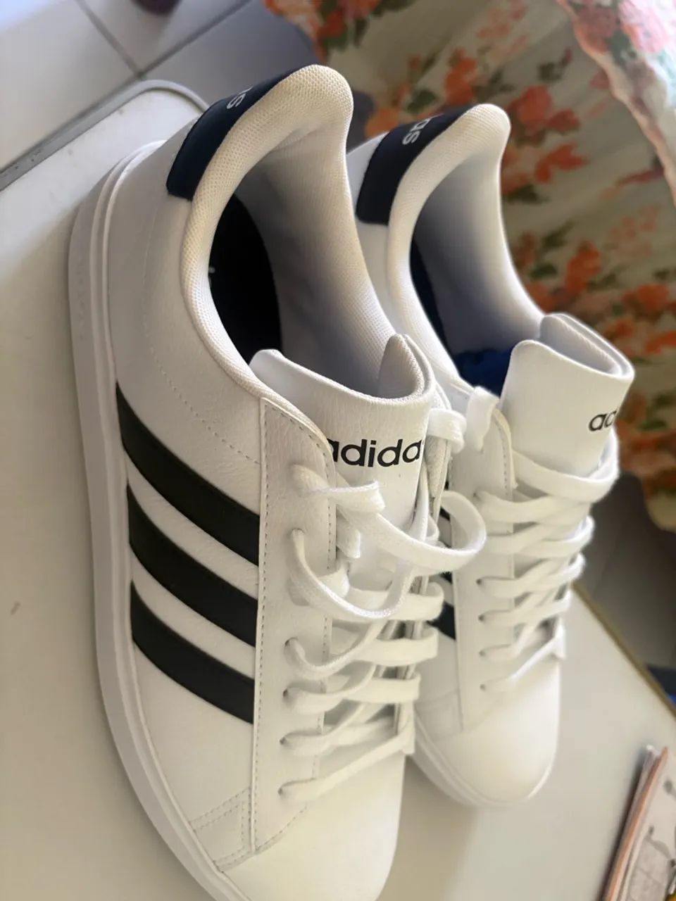 Tênis adidas 