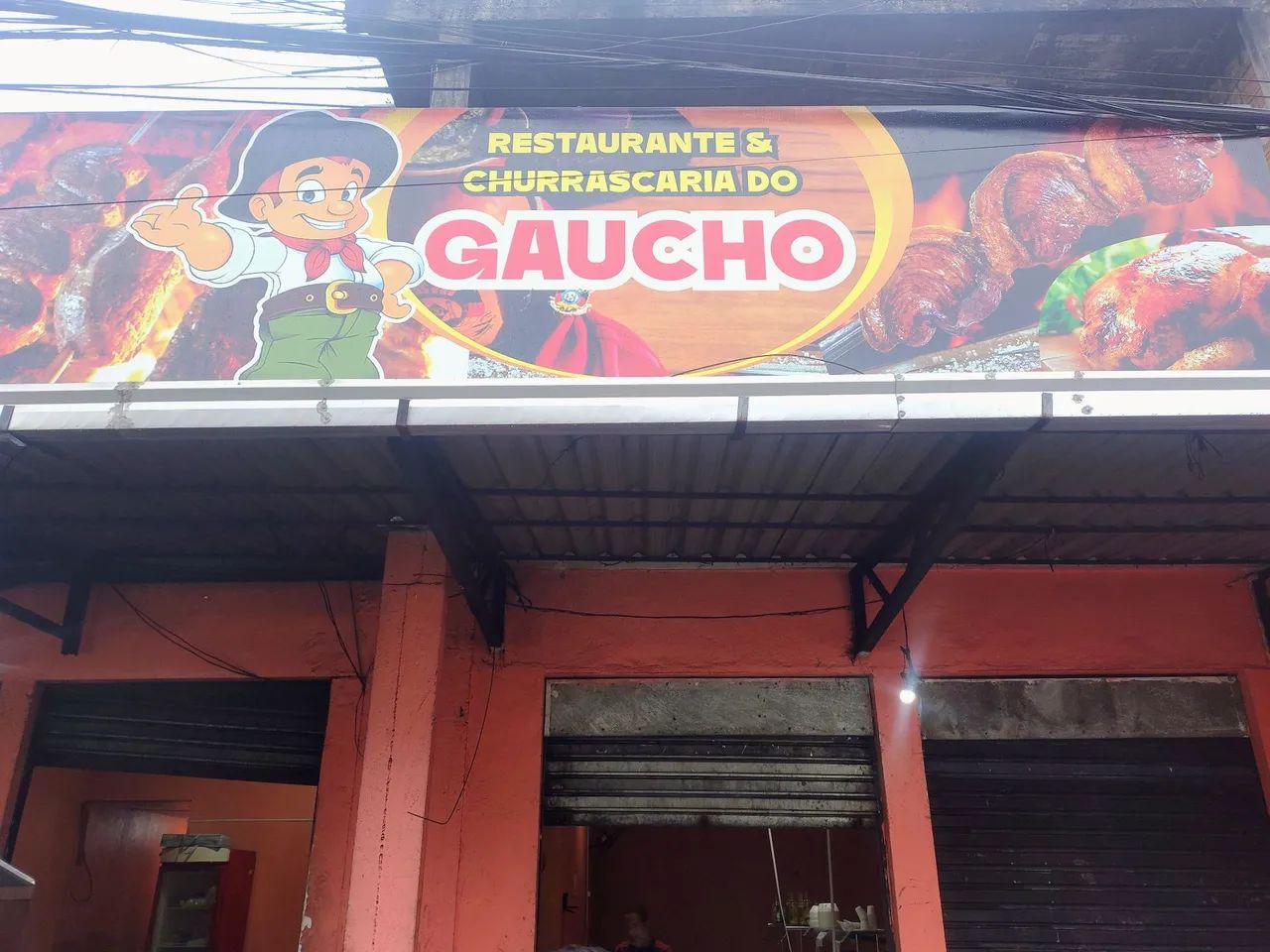 Contrata auxiliar de cozinha e churrasqueiro 