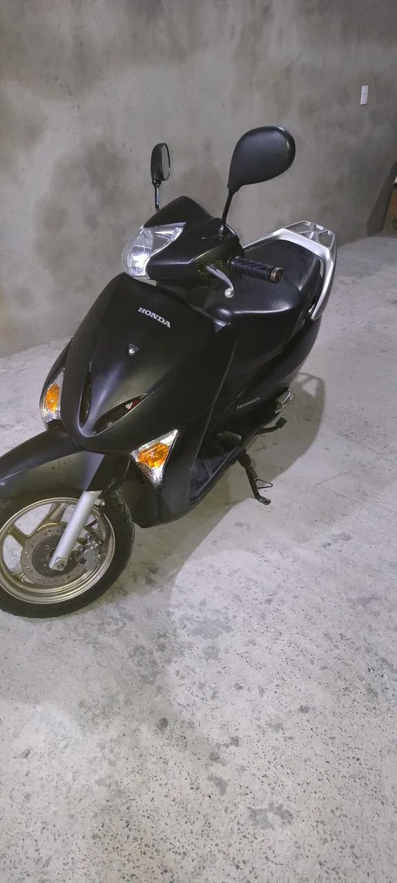Honda lead 