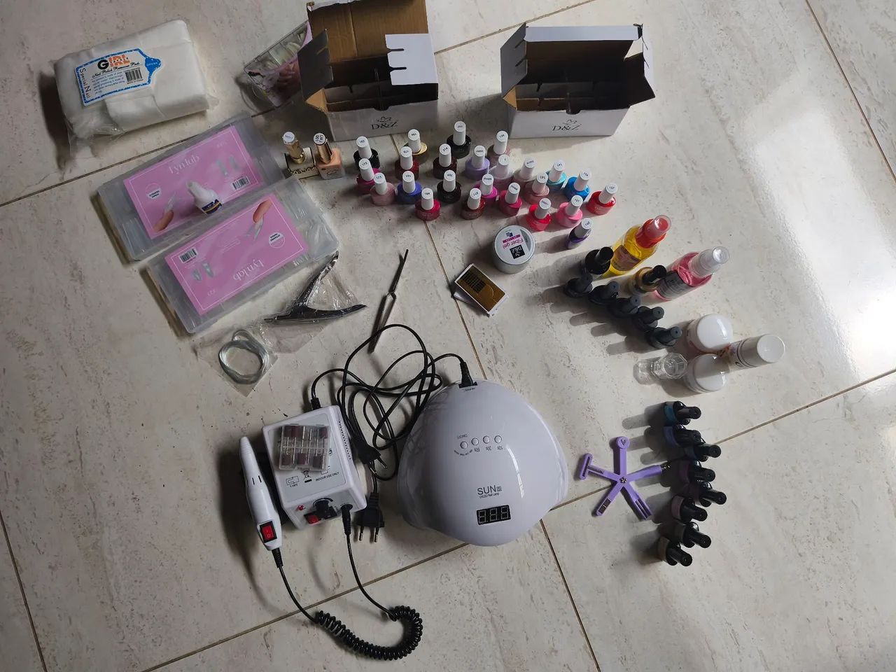 KIT PROFISSIONAL PARA UNHAS COMPLETO R$ 600