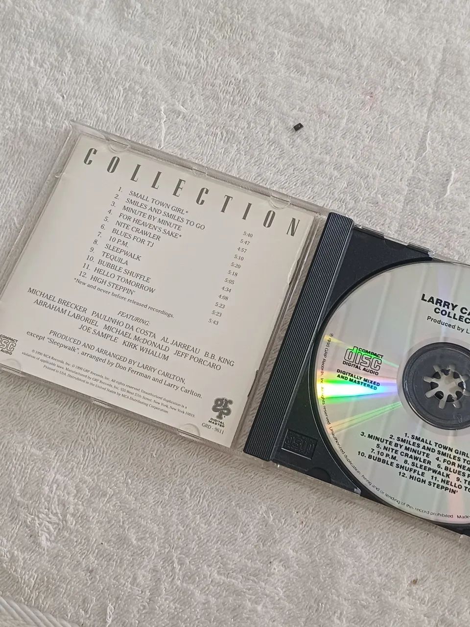 CD de coletânea do guitarrista de jazz Larry Carlton - Foto 3