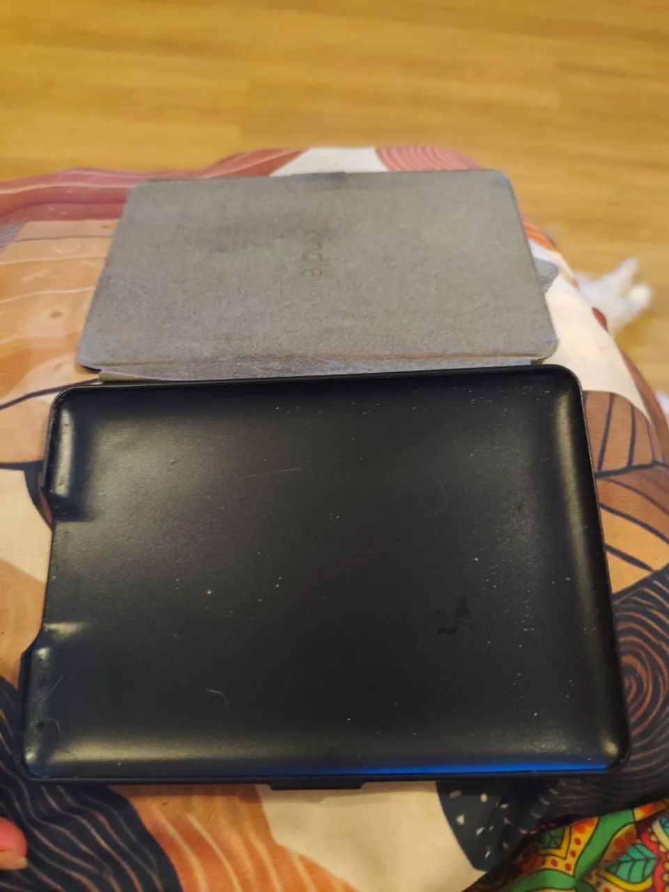 Kindle Paperwhite 7° geração com capa protetora e película  - Foto 4