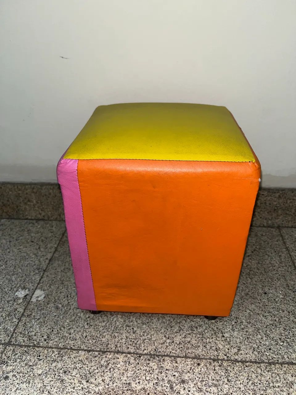 CADEIRA PUFFER COLORIDA INFANTIL 