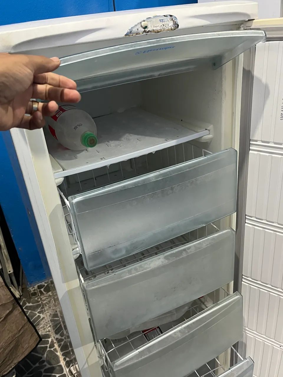 Freezer vertical Eletrolux  - Foto 3