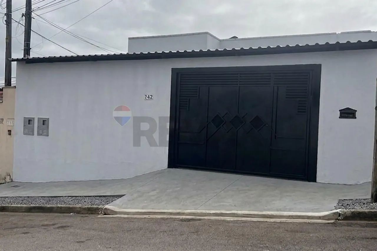 Casa com 3 dormitórios e edícula no Jardim Itamarati - Botucatu/SP