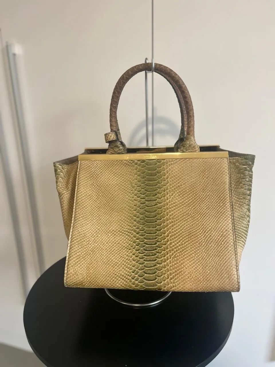 Bolsa Tufi Duek Original em Couro legítimo, acabamento Python- Excelente Estado