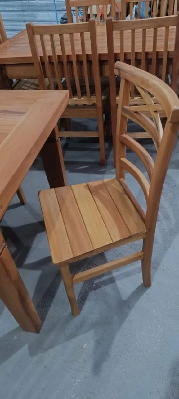 Mesa de madeira com seis cadeiras $ 2.799,00 no Pix nova e a pronta entrega - Foto 5