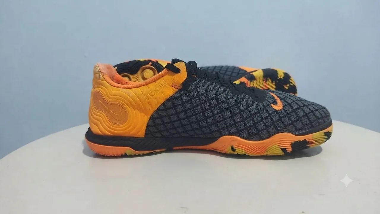 Tênis futsal React Gato Nike  - Foto 2
