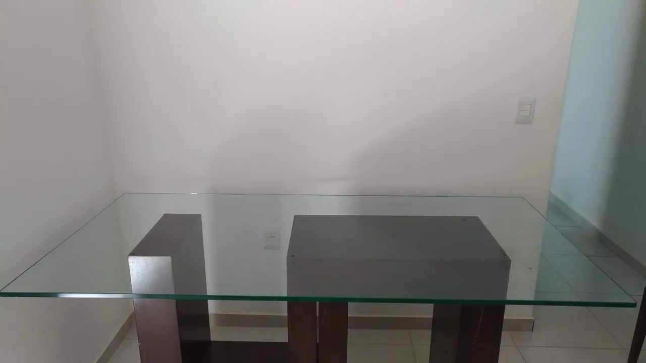 Mesa de vidro para 6 cadeiras