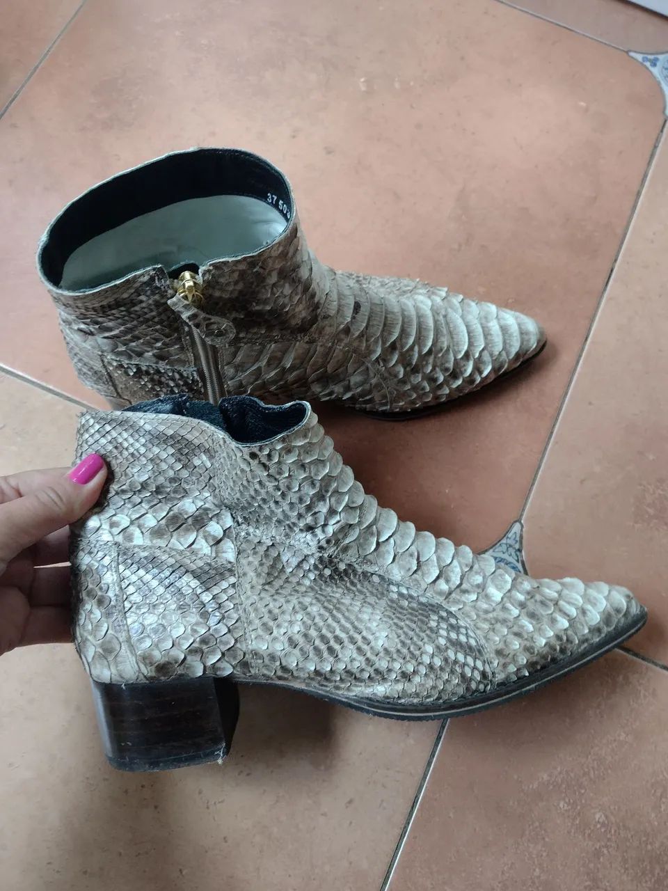 Bota em couro Phyton 