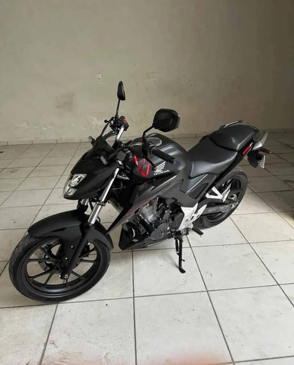 CB 300