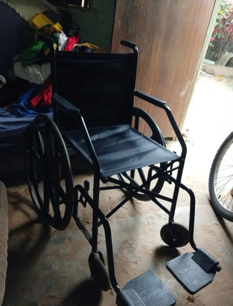 Cadeira de rodas novinha - Foto 3