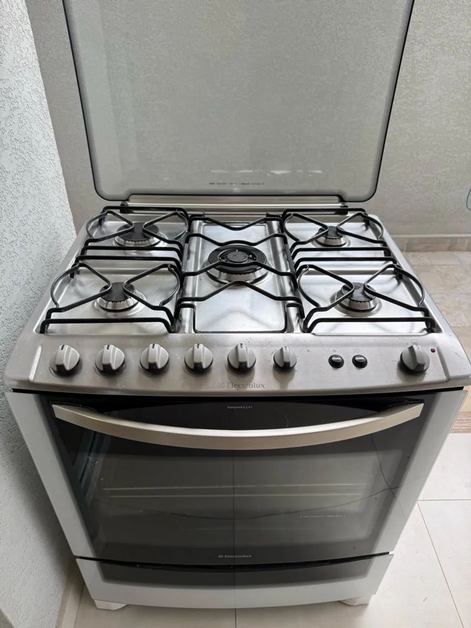 Fogão Electrolux 5 bocas com mesa inox e timer