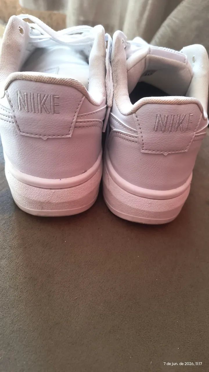 Tênis Nike Air Force número 40 em couro - Foto 2