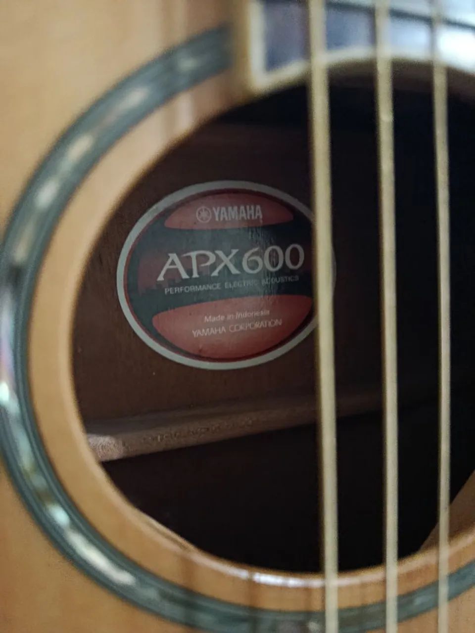VIOLÃO YAMAHA APX 600 INDONÉSIA - Instrumentos musicais - Cruzeiro
