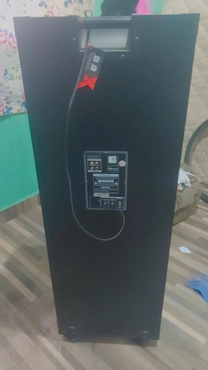 Vendo caixa som nova com nota - Foto 2
