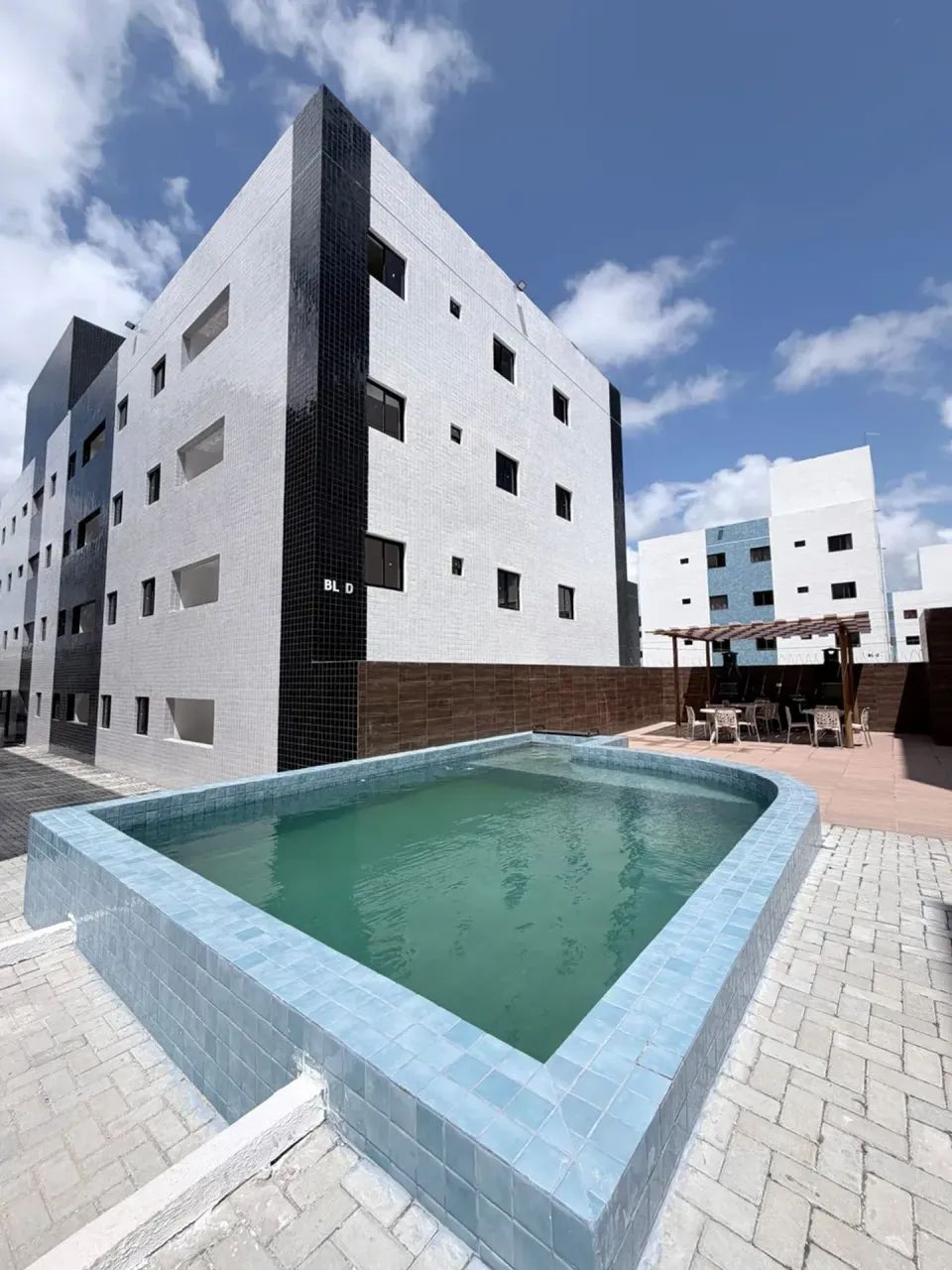 Entrada zero / próximo à feira do grotão .