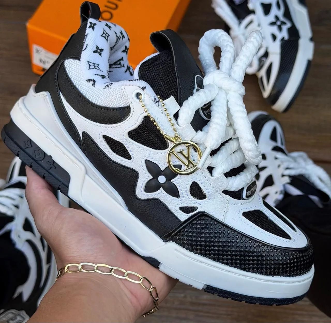 Tênis LOUIS VUITTON 