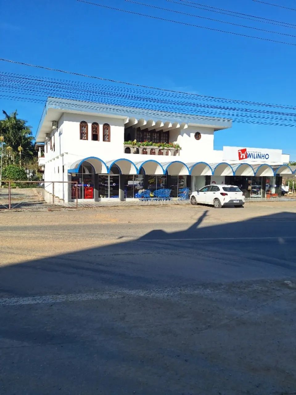 Terreno com mercado e 2 casas. - Foto 2