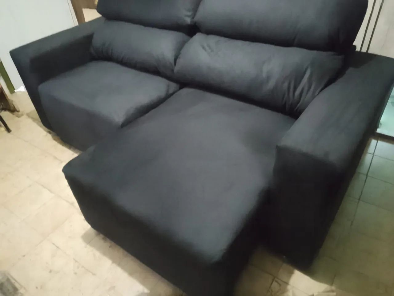 New Retractable and Reclining Sofa in Black Velvet Fabric...2 m long494528956539883522