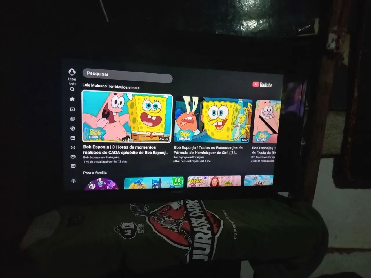 Tv 28 polegadas smart adaptada na moldura de 32com uma linha 