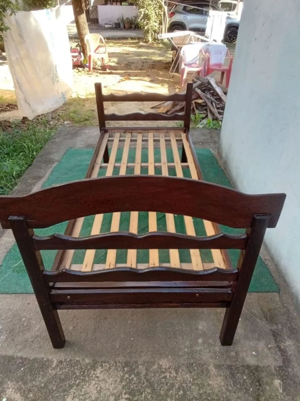 Cama de madeira solteiro 