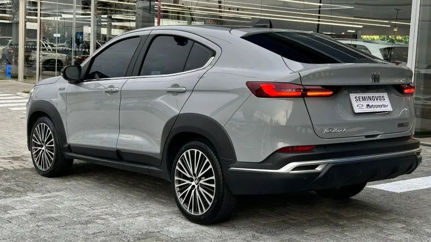 Fiat Fastback Limited Ed.1.3 270 T.flex Aut. 2025 - Foto 4