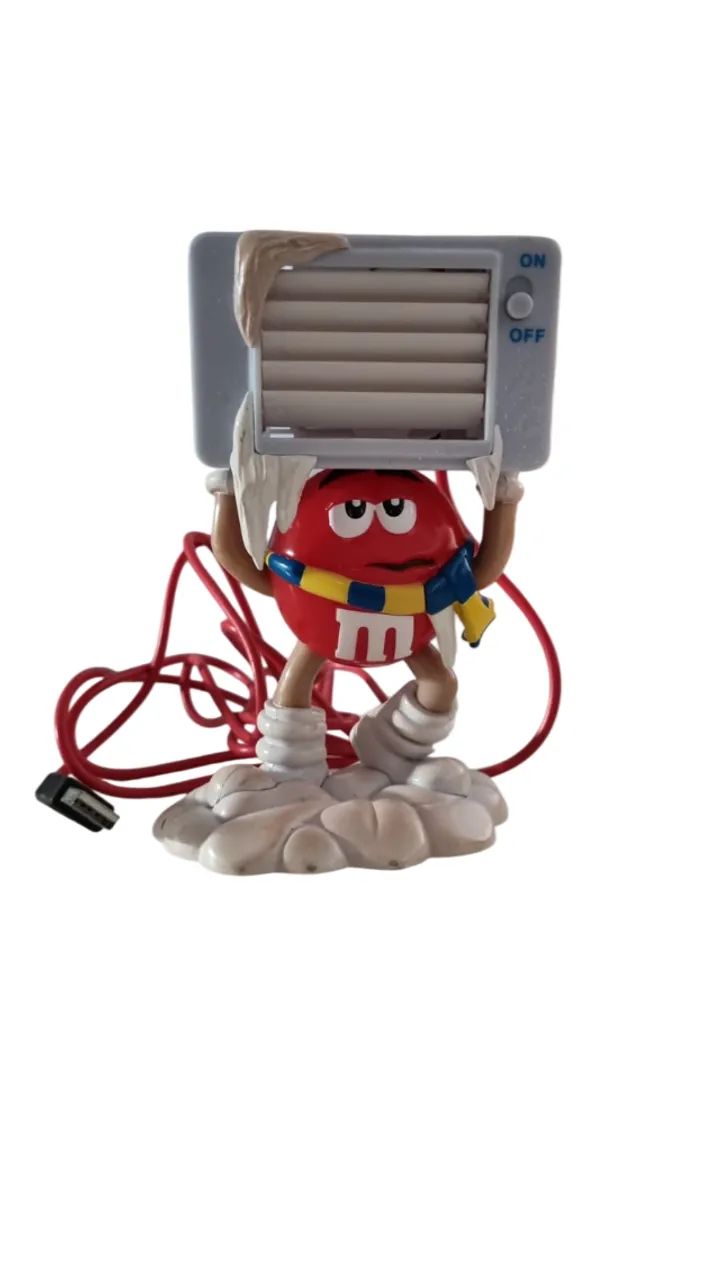 Boneco M&M com ventilador USB de baixa frequência