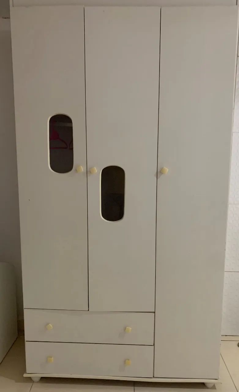 Guarda-roupa infantil 