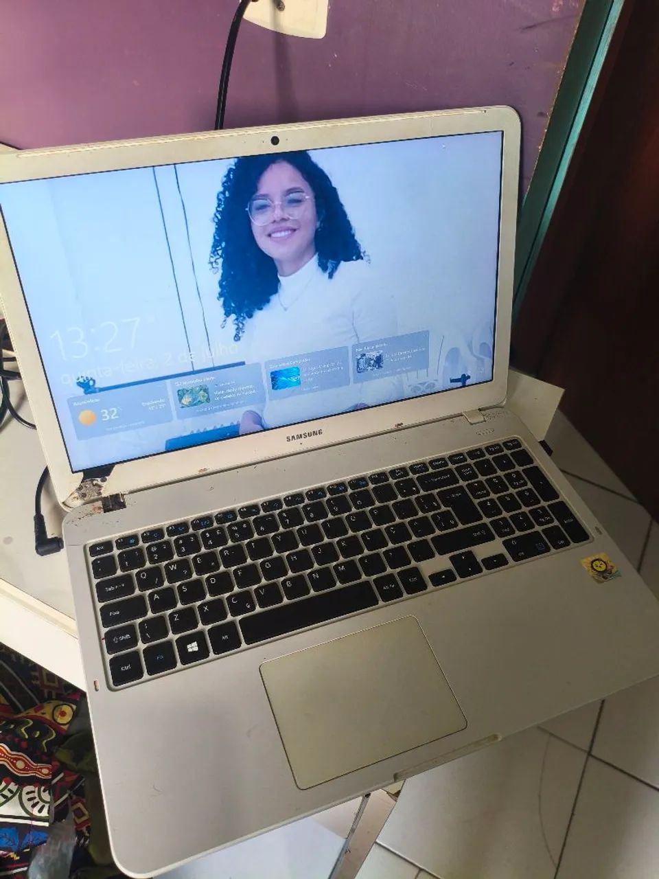 Notebook Samsung com defeito no teclado, mas equipado com memória ram potente - Foto 2