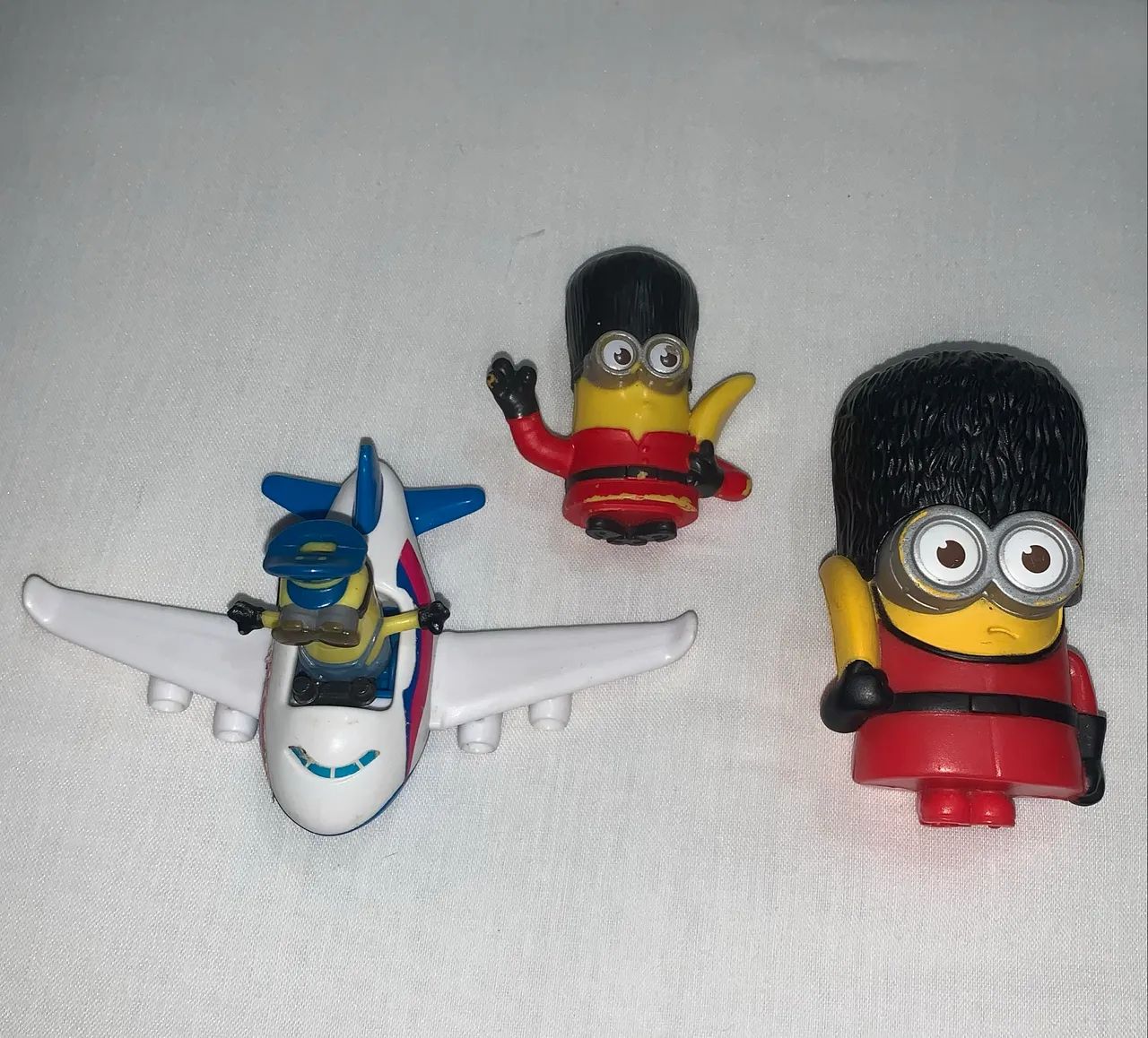 3 bonecos coleção minions ótimo estado 