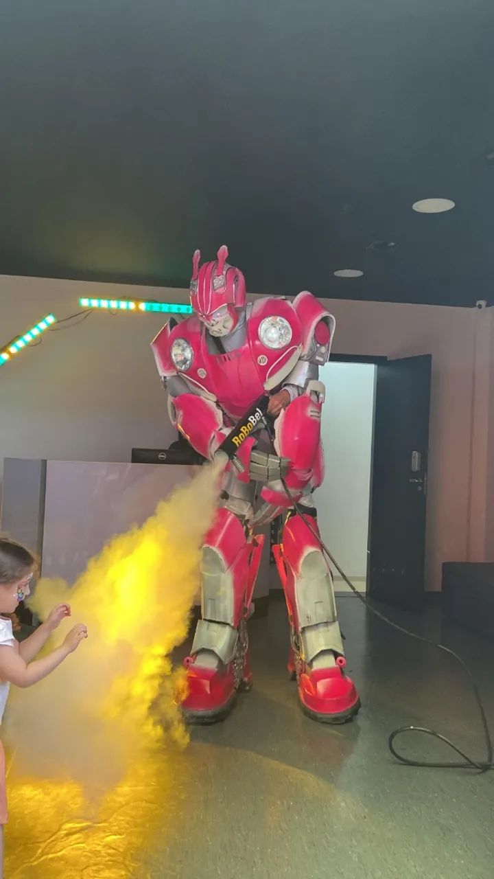 Personagem vivo Bumblebee Rosa animação  - Foto 2