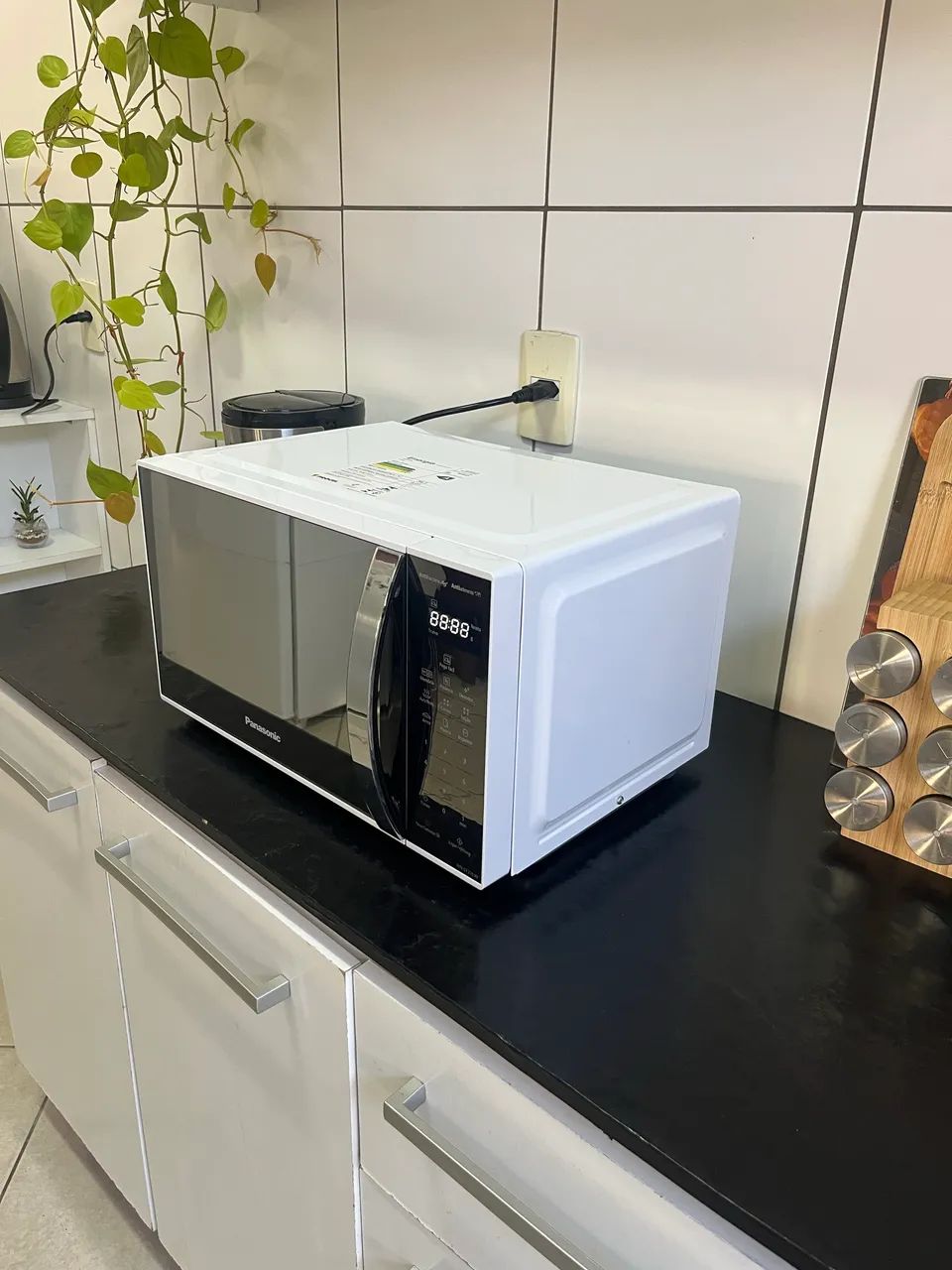 Microondas Panasonic 21 litros - Foto 2