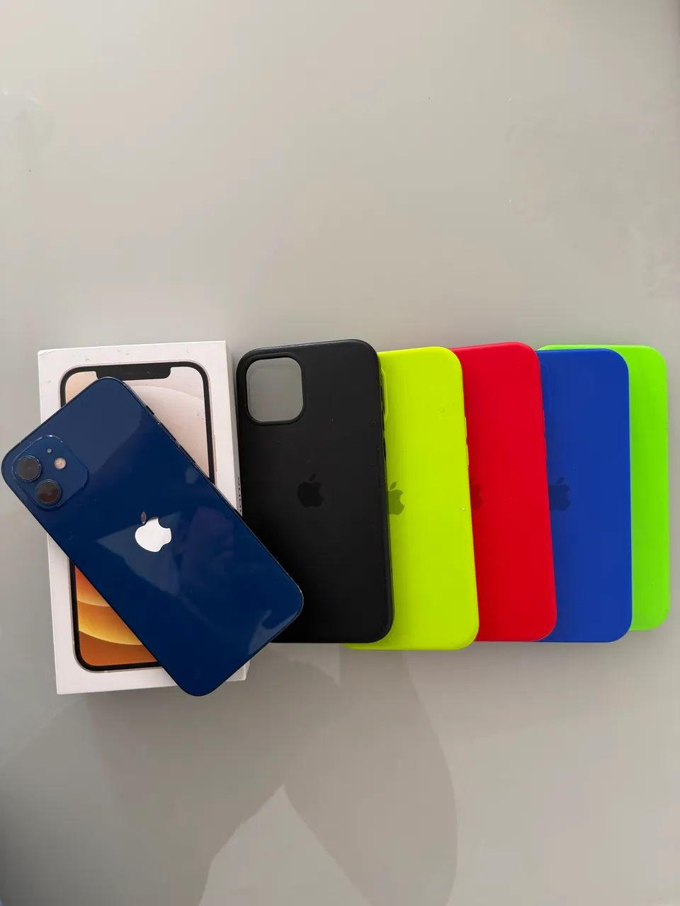 iPhone 12 azul 64g