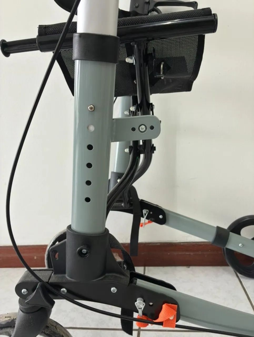 Andador Premium 4 Rodas SC303 Hidrolight - Foto 5