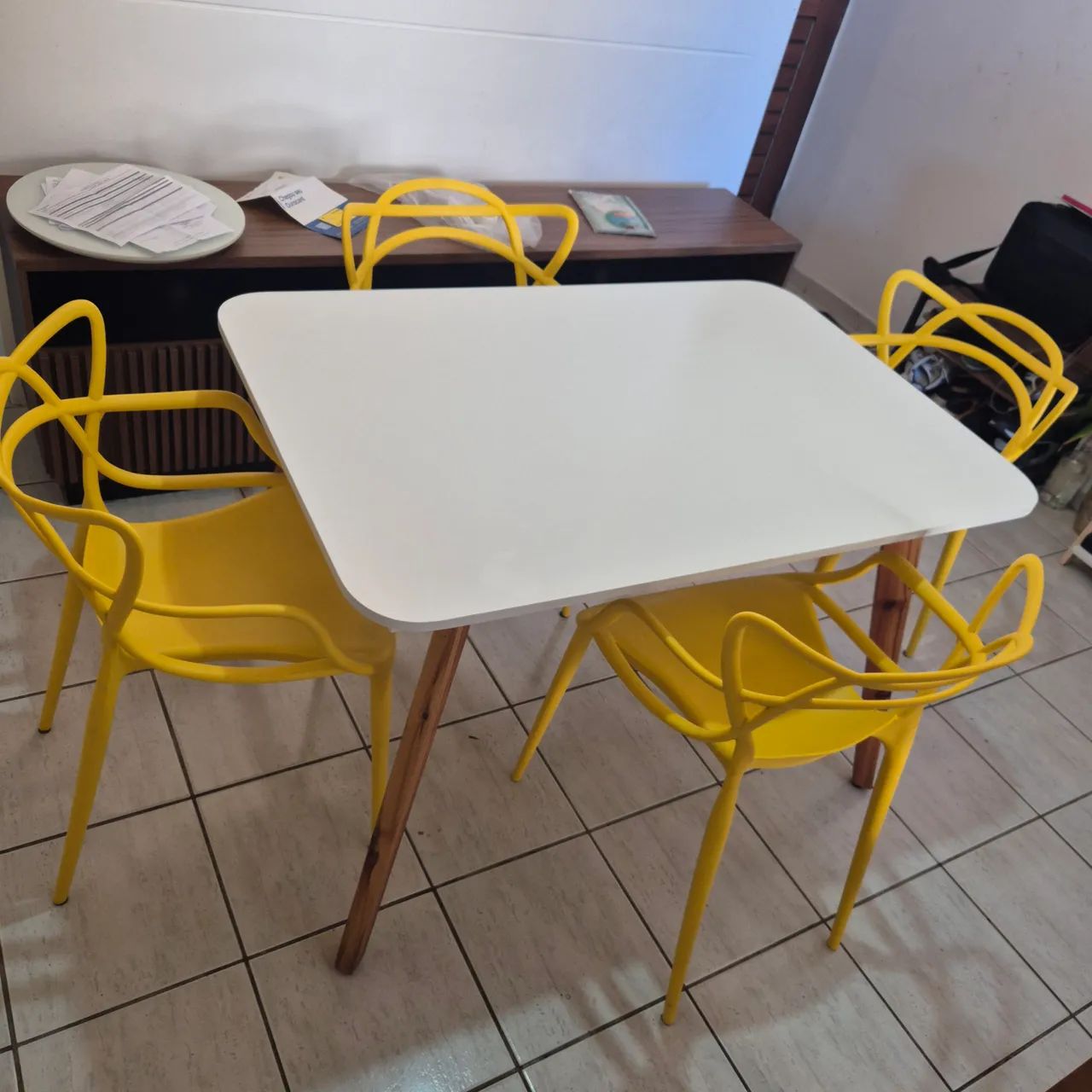 Conjunto mesa e cadeiras  - Foto 2