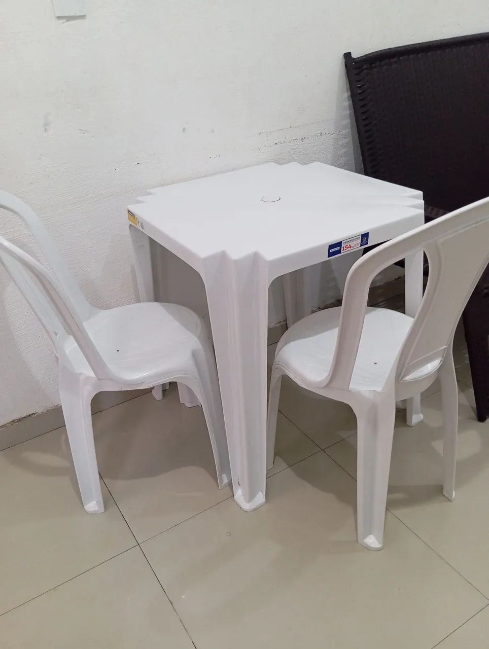Mesa com 2 cadeiras 