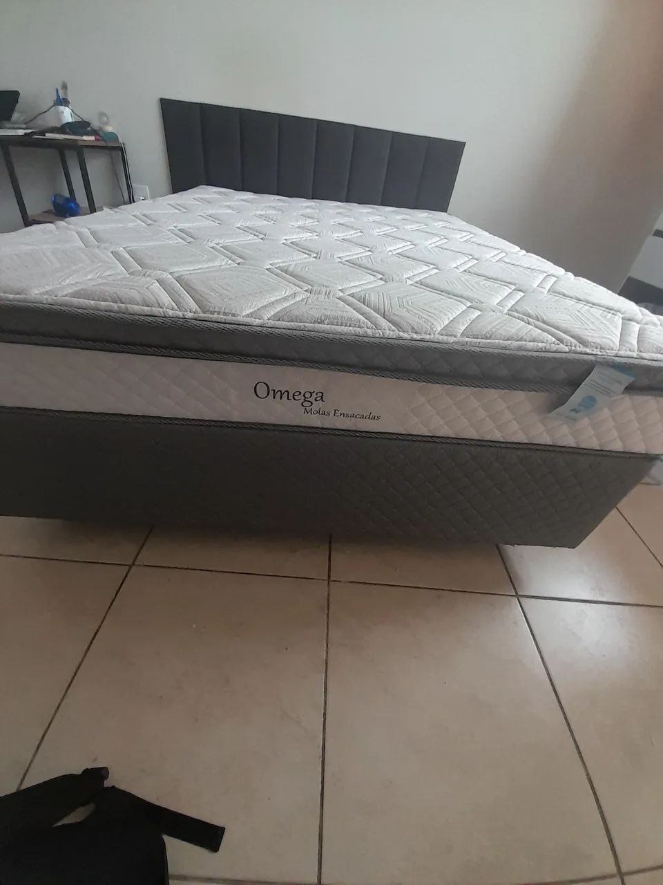 CAMA E COLCHÃO COM MOLAS ENSACADAS 