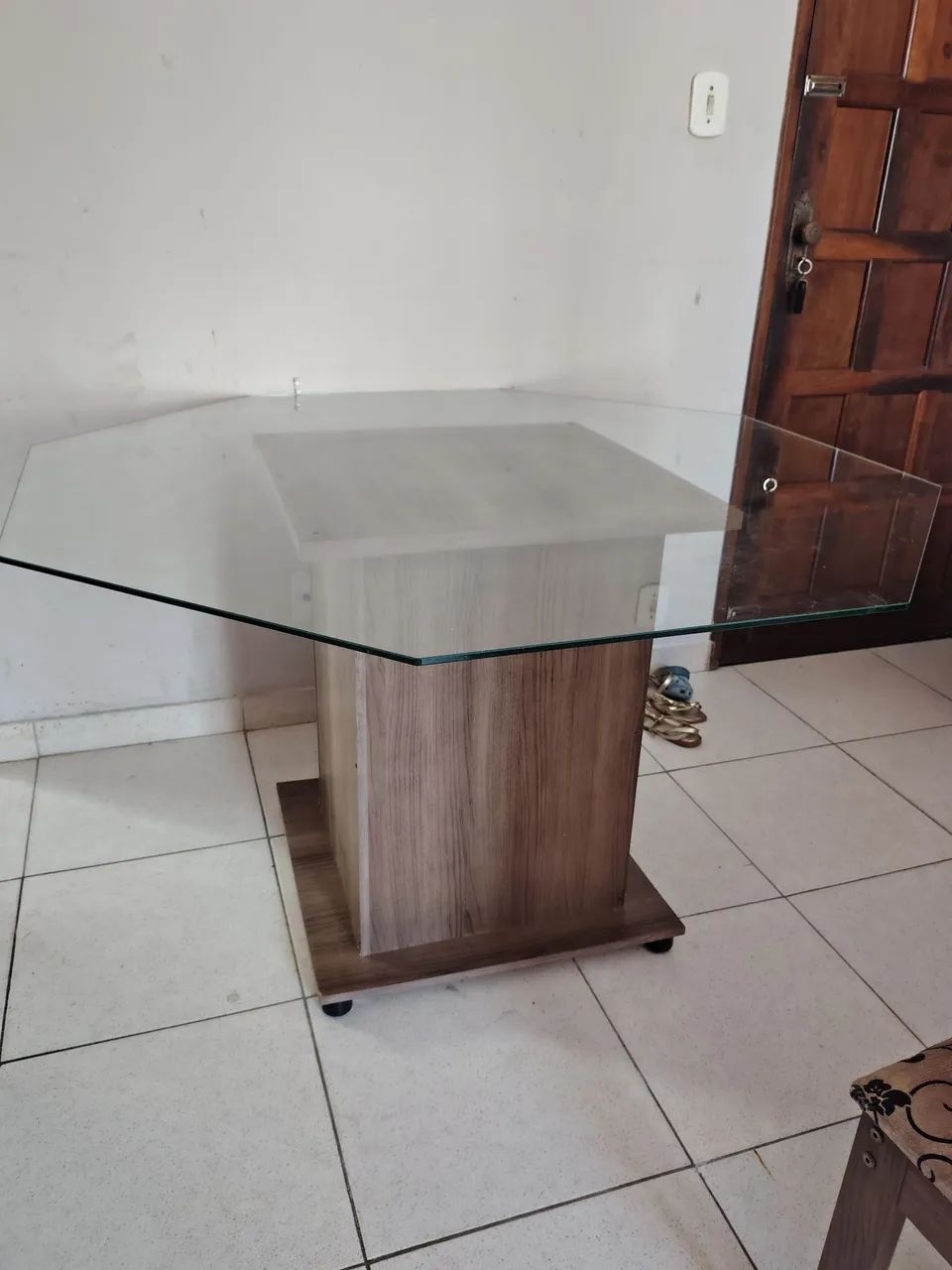 Mesa de jantar hexagonal 1,30m de largura + 5 cadeiras 
